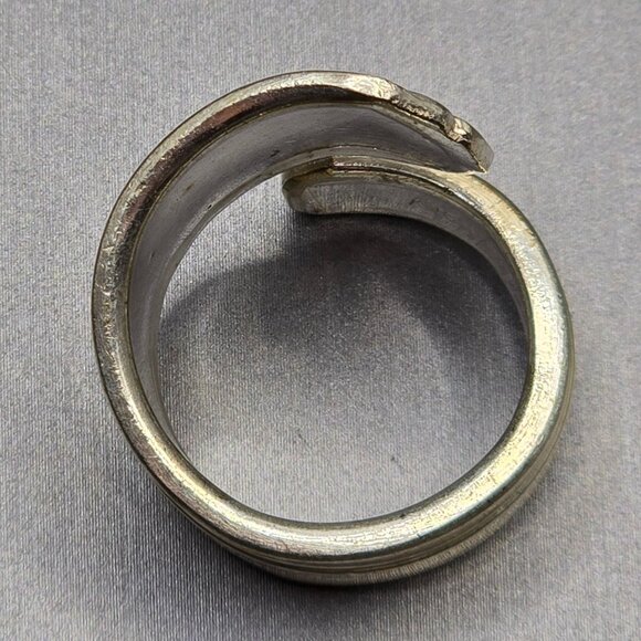 VTG Avon Silver-Plated Spoon Ring Size 8.5 Floral Heart Etched Design 12.98g - Picture 5 of 11
